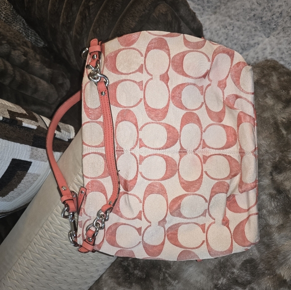 Coach Coral/Salmon Signature Pattern Bag - Rehab Project - Picture 2 of 10